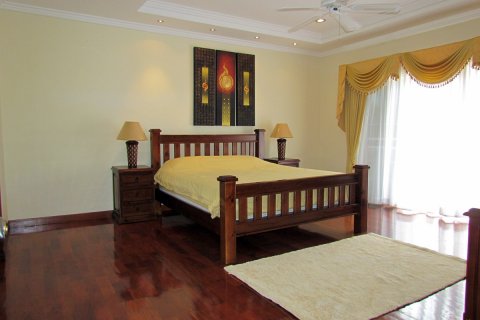 Casa de 3 dormitorios en Pattaya, Tailandia № 45435 - foto 28