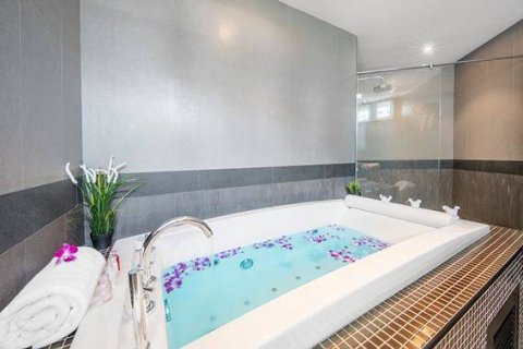 Casa de 5 dormitorios en Jomtien Beach, Pattaya, Tailandia № 45439 - foto 4