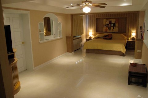Casa de 4 dormitorios en Pattaya, Tailandia № 45550 - foto 14