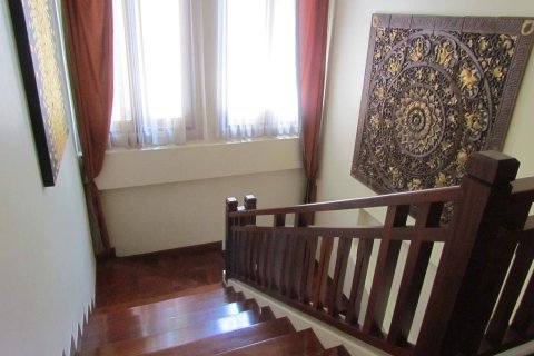 Casa de 5 dormitorios en Pattaya, Tailandia № 45552 - foto 11