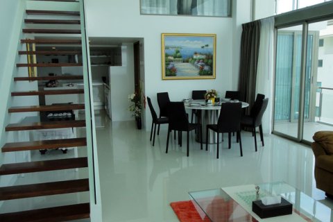 Condominio de 4 dormitorios en Pattaya, Tailandia № 45303 - foto 2