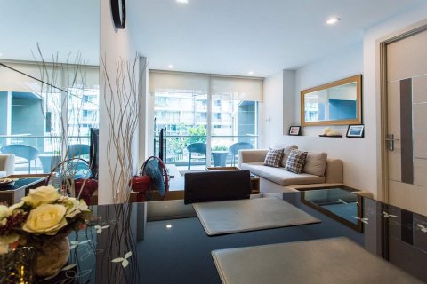 Sobre plano Apus en Pattaya, Tailandia № 27453 - foto 10