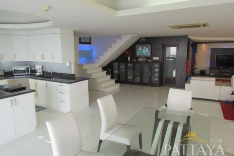 Condominio de 2 dormitorios en Jomtien Beach, Pattaya, Tailandia № 45224