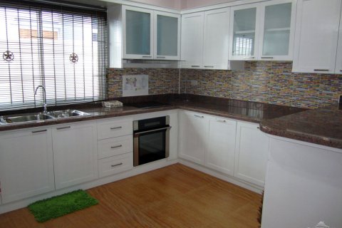 Casa de 5 dormitorios en Jomtien Beach, Pattaya, Tailandia № 45502 - foto 8