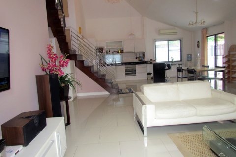 Casa de 3 dormitorios en Pattaya, Tailandia № 45432 - foto 4