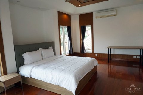 Casa de 5 dormitorios en Pattaya, Tailandia № 45508 - foto 24