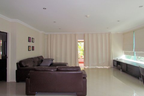 Condominio de 2 dormitorios en Pattaya, Tailandia № 45285 - foto 2