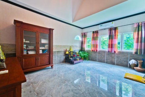Casa de 6 dormitorios en Pattaya, Tailandia № 24304 - foto 4