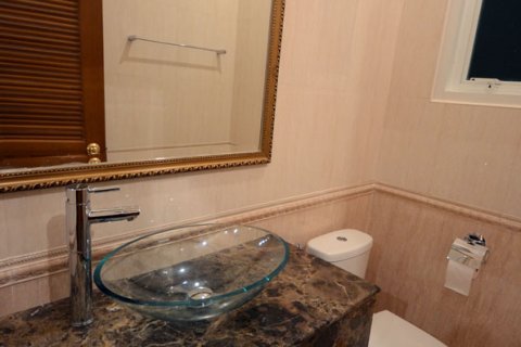 Casa de 4 dormitorios en Pattaya, Tailandia № 45497 - foto 5