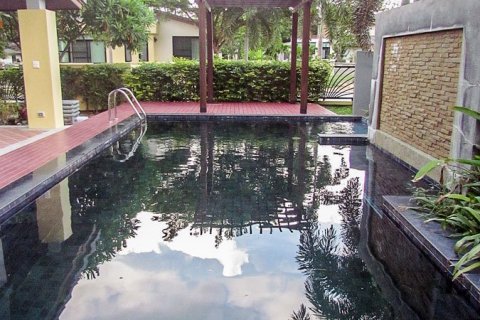 Casa de 4 dormitorios en Pattaya, Tailandia № 45457 - foto 2