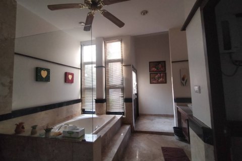 Casa de 3 dormitorios en Pattaya, Tailandia № 45557 - foto 16