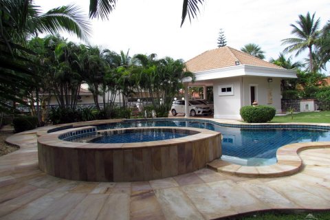Casa de 3 dormitorios en Pattaya, Tailandia № 45435 - foto 4
