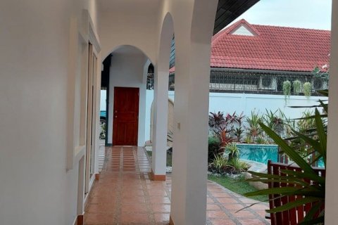 Casa de 4 dormitorios en Pattaya, Tailandia № 46179 - foto 9