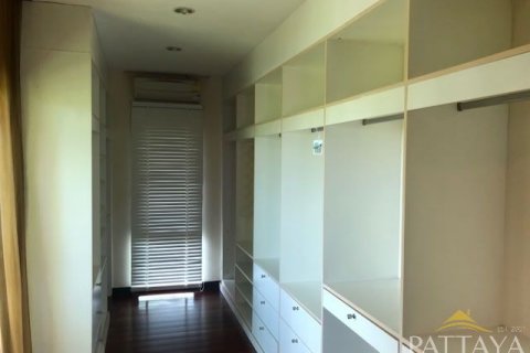 Casa de 4 dormitorios en Pattaya, Tailandia № 45471 - foto 23