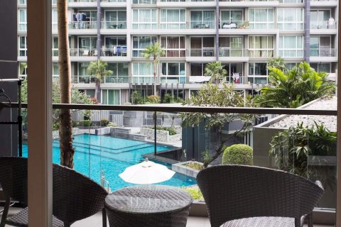 Sobre plano Apus en Pattaya, Tailandia № 27453 - foto 13