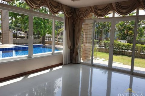 Casa de 5 dormitorios en Pattaya, Tailandia № 45522 - foto 27
