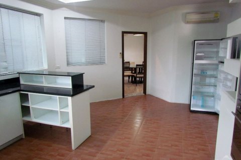 Casa de 4 dormitorios en Pattaya, Tailandia № 45430 - foto 20