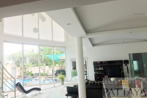 Casa de 4 dormitorios en Pattaya, Tailandia № 45519 - foto 14