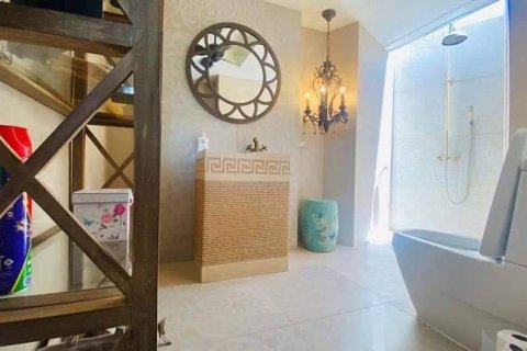 Sobre plano Chateau Dale Thabali en Pattaya, Tailandia № 28365 - foto 8