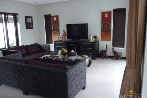 Casa de 3 dormitorios en Pattaya, Tailandia № 45477 - foto 8