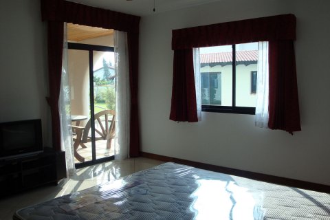 Casa de 5 dormitorios en Pattaya, Tailandia № 45493 - foto 12