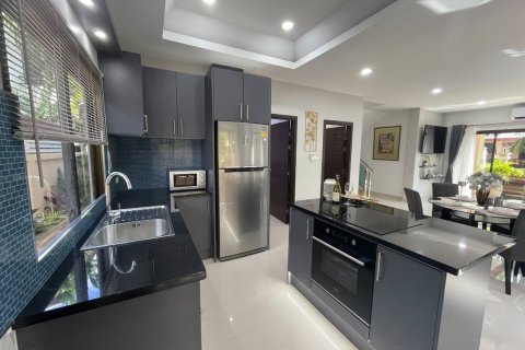 Casa de 4 dormitorios en Pattaya, Tailandia № 45489 - foto 5