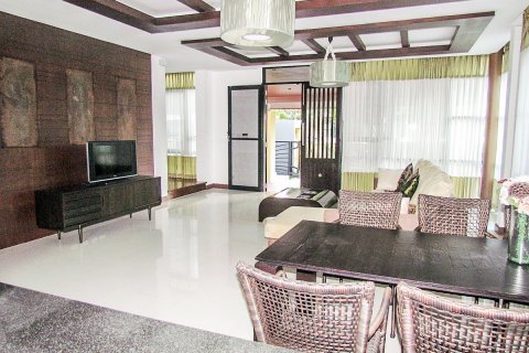 Casa de 4 dormitorios en Pattaya, Tailandia № 45457 - foto 7
