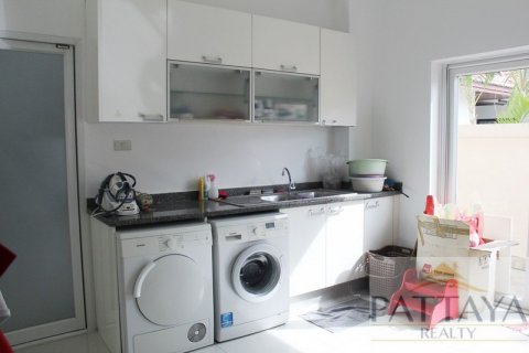 Casa de 4 dormitorios en Pattaya, Tailandia № 45519 - foto 3
