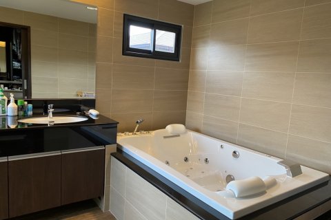 Casa de 3 dormitorios en Pattaya, Tailandia № 45482