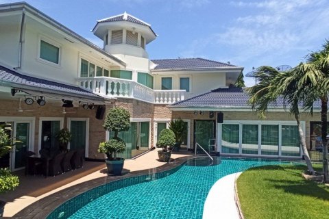 Casa de 4 dormitorios en Pattaya, Tailandia № 45483 - foto 26