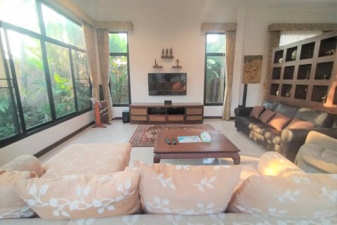 Casa de 3 dormitorios en Pattaya, Tailandia № 45557 - foto 23