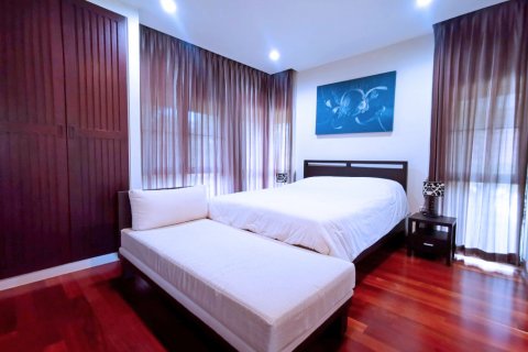 Casa de 4 dormitorios en Pattaya, Tailandia № 22575 - foto 27