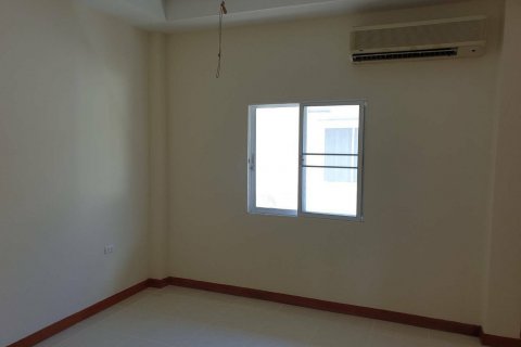Casa de 3 dormitorios en Pattaya, Tailandia № 45484
