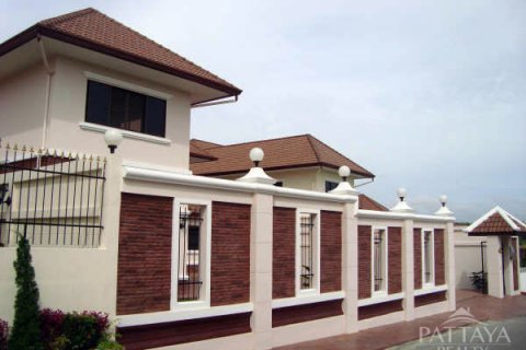Casa de 4 dormitorios en Pattaya, Tailandia № 45517