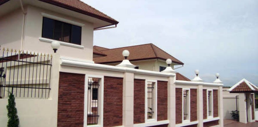 Casa de 4 dormitorios en Pattaya, Tailandia № 45517