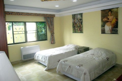 Casa de 3 dormitorios en Jomtien Beach, Pattaya, Tailandia № 45495 - foto 12