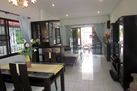 Casa de 2 dormitorios en Jomtien Beach, Pattaya, Tailandia № 45559 - foto 18