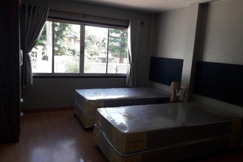 Casa de 5 dormitorios en Jomtien Beach, Pattaya, Tailandia № 45538 - foto 4