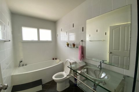 Casa de 3 dormitorios en Pattaya, Tailandia № 45486 - foto 3