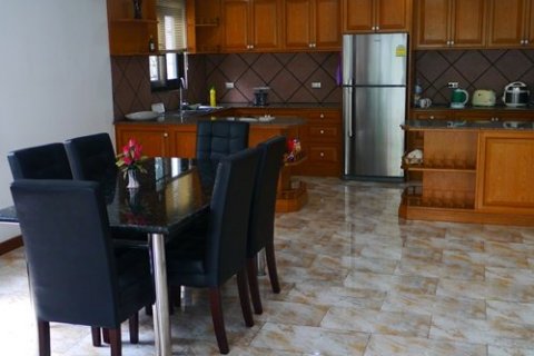 Casa de 4 dormitorios en Pattaya, Tailandia № 45434 - foto 12