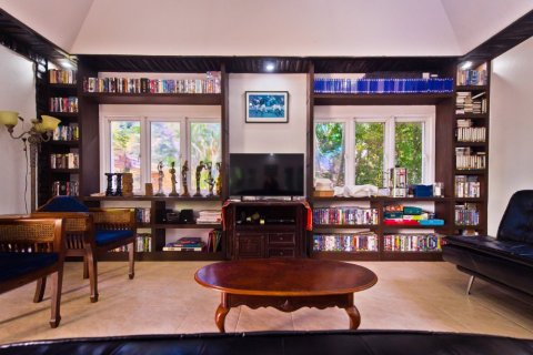 Casa de 6 dormitorios en Pattaya, Tailandia № 24304 - foto 7