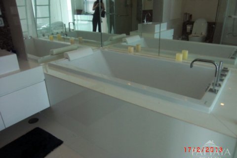 Condominio de 3 dormitorios en Pattaya, Tailandia № 45331 - foto 12