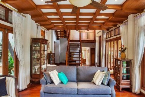 Casa de 4 dormitorios en Pattaya, Tailandia № 45470 - foto 2