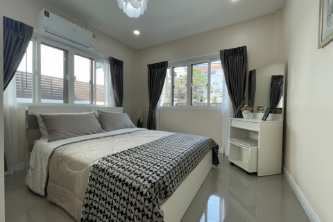 Casa de 4 dormitorios en Pattaya, Tailandia № 45480 - foto 5