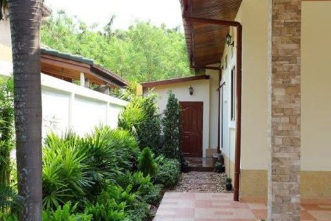 Casa de 4 dormitorios en Pattaya, Tailandia № 45461 - foto 22