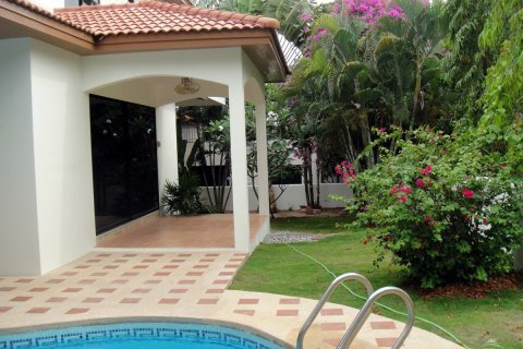 Casa de 4 dormitorios en Pattaya, Tailandia № 45431 - foto 5