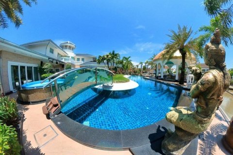 Casa de 4 dormitorios en Pattaya, Tailandia № 45483 - foto 28