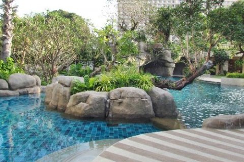 Sobre plano The Riviera Wongamat Beach en Pattaya, Tailandia № 25465 - foto 4