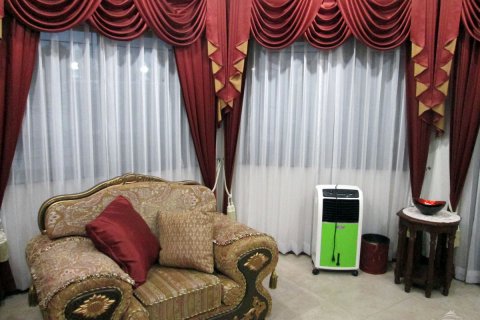 Casa de 4 dormitorios en Pattaya, Tailandia № 45517 - foto 16