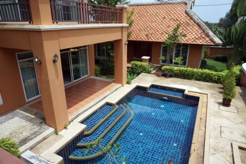 Casa de 5 dormitorios en Pattaya, Tailandia № 45508 - foto 29